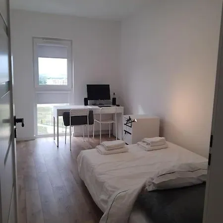 New Wolynska - Przestronny, Z Widokiem, Czysto, Parking, Balkon アパート ジェシュフ