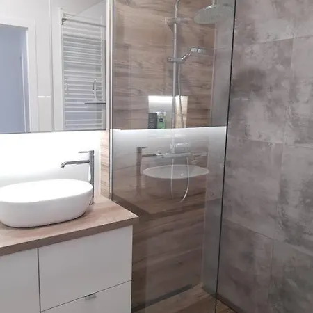 Lägenhet New Apartment Wolynska - Przestronny, Z Widokiem I Balkonem